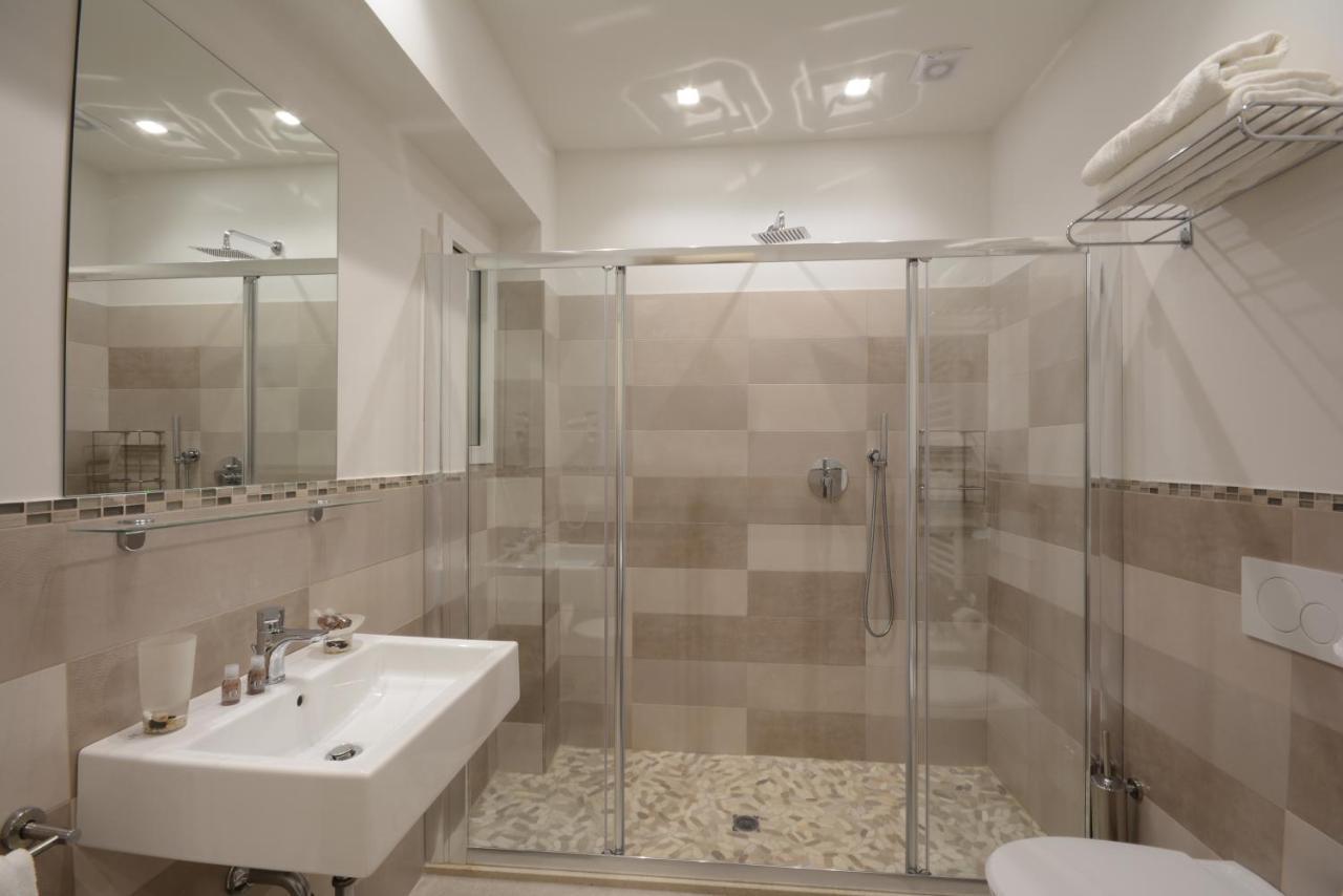 Hotel Bristol Каттолика Экстерьер фото