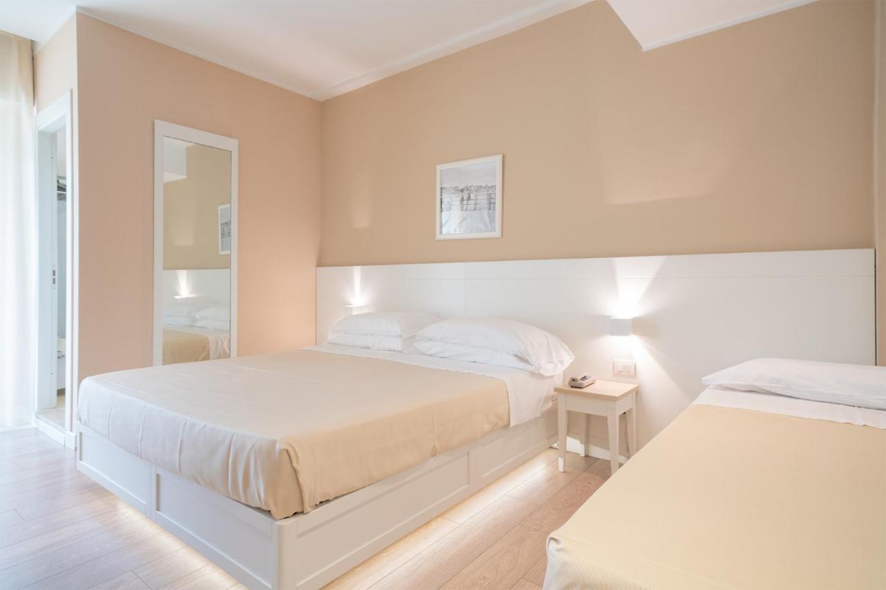 Hotel Bristol Каттолика Экстерьер фото