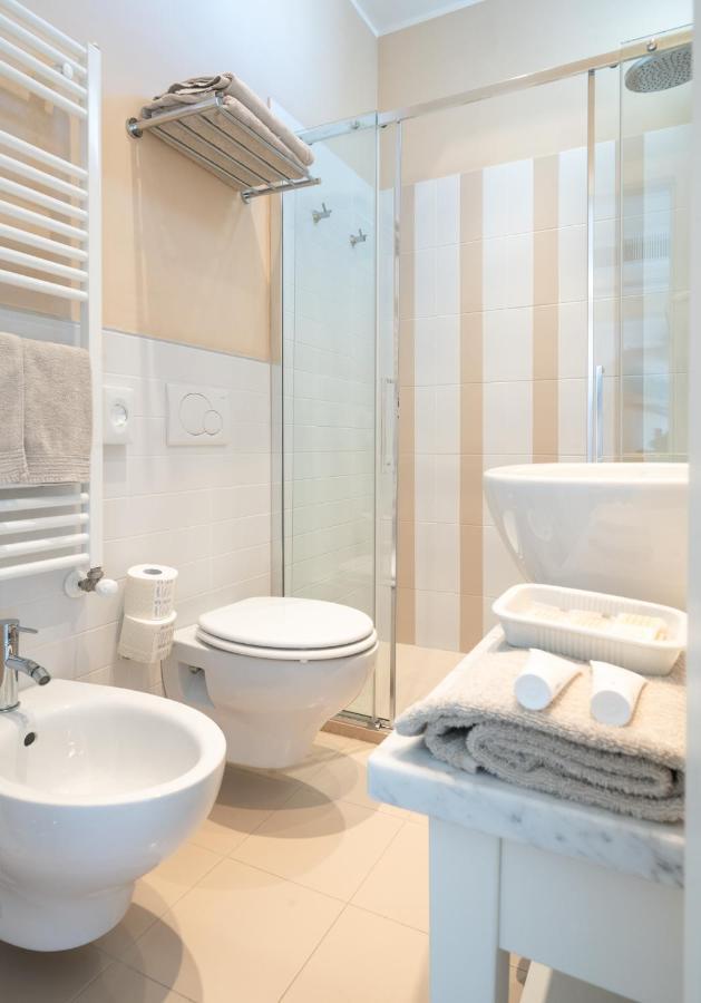 Hotel Bristol Каттолика Экстерьер фото