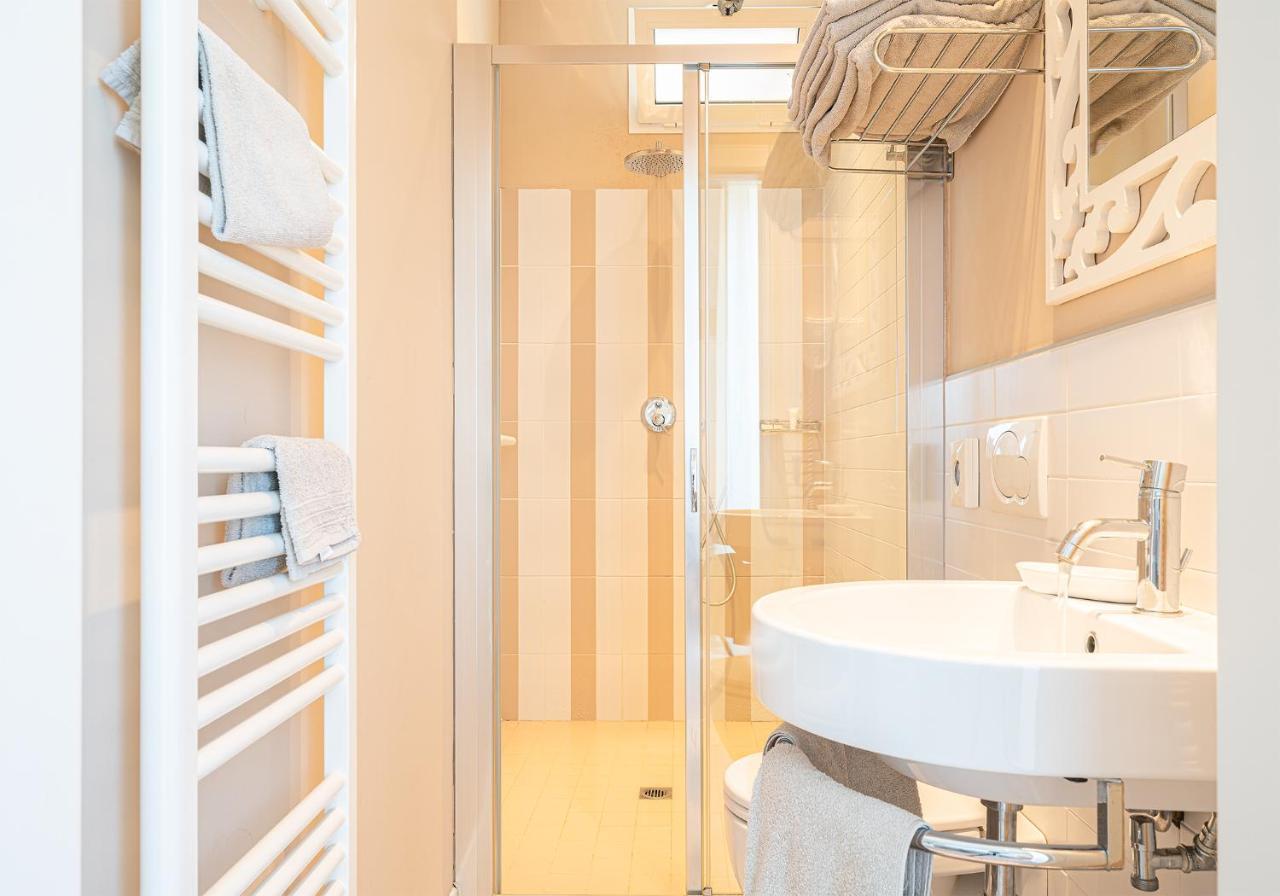 Hotel Bristol Каттолика Экстерьер фото