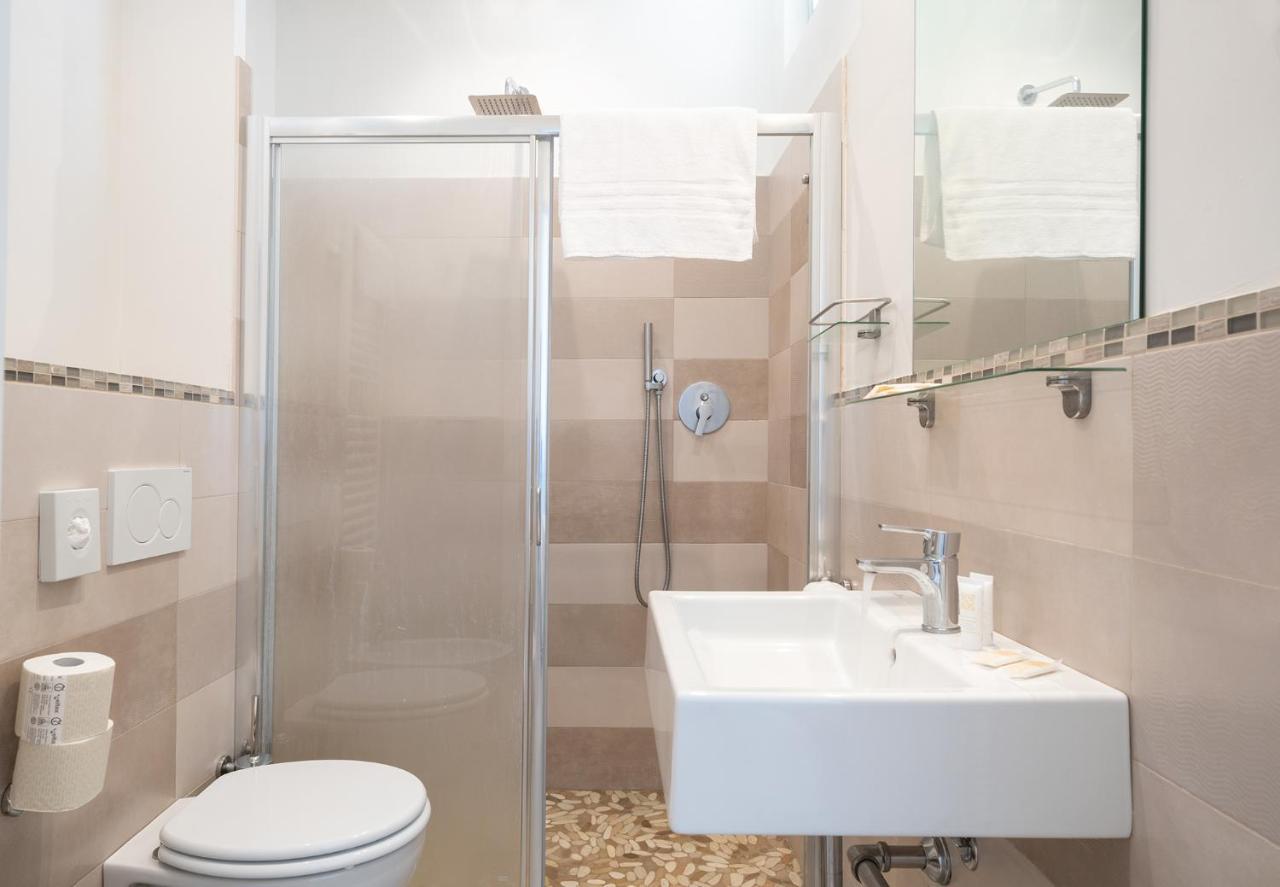 Hotel Bristol Каттолика Экстерьер фото