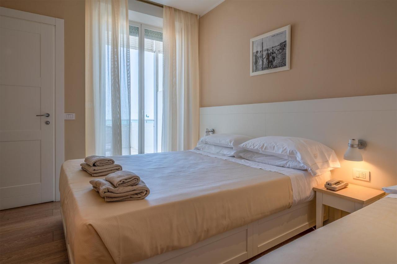 Hotel Bristol Каттолика Экстерьер фото