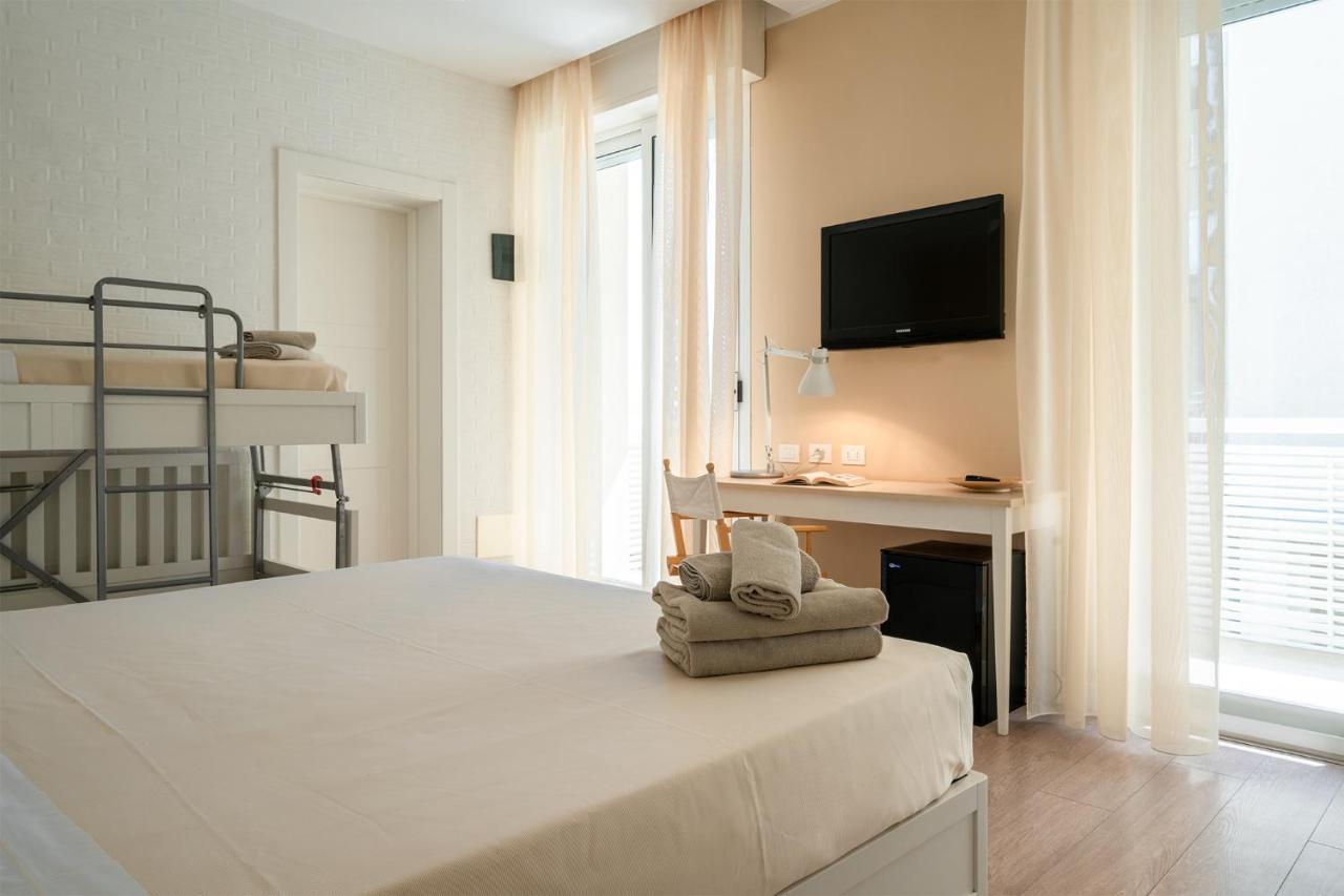 Hotel Bristol Каттолика Экстерьер фото