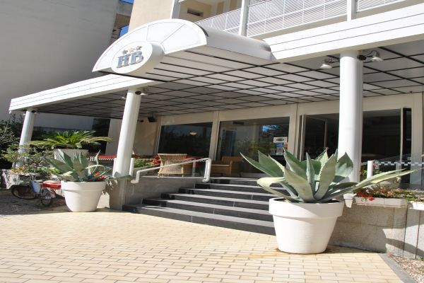 Hotel Bristol Каттолика Экстерьер фото