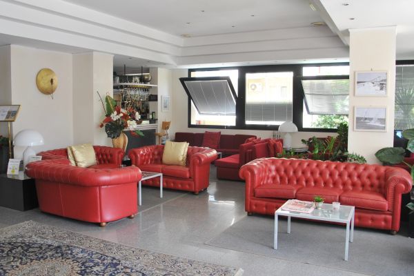 Hotel Bristol Каттолика Экстерьер фото