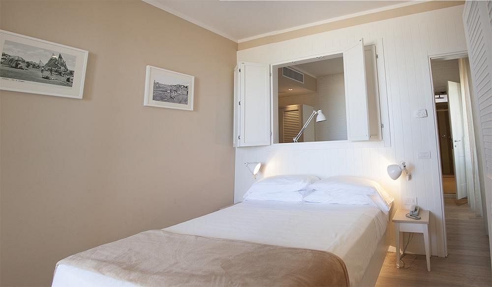 Hotel Bristol Каттолика Экстерьер фото
