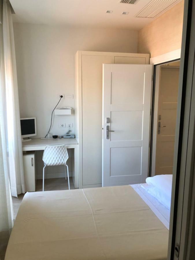 Hotel Bristol Каттолика Экстерьер фото