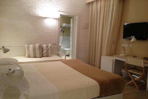 Hotel Bristol Каттолика Экстерьер фото